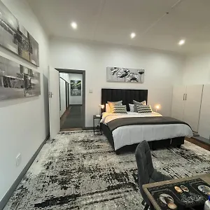 30 On 6th Guest house Bellville